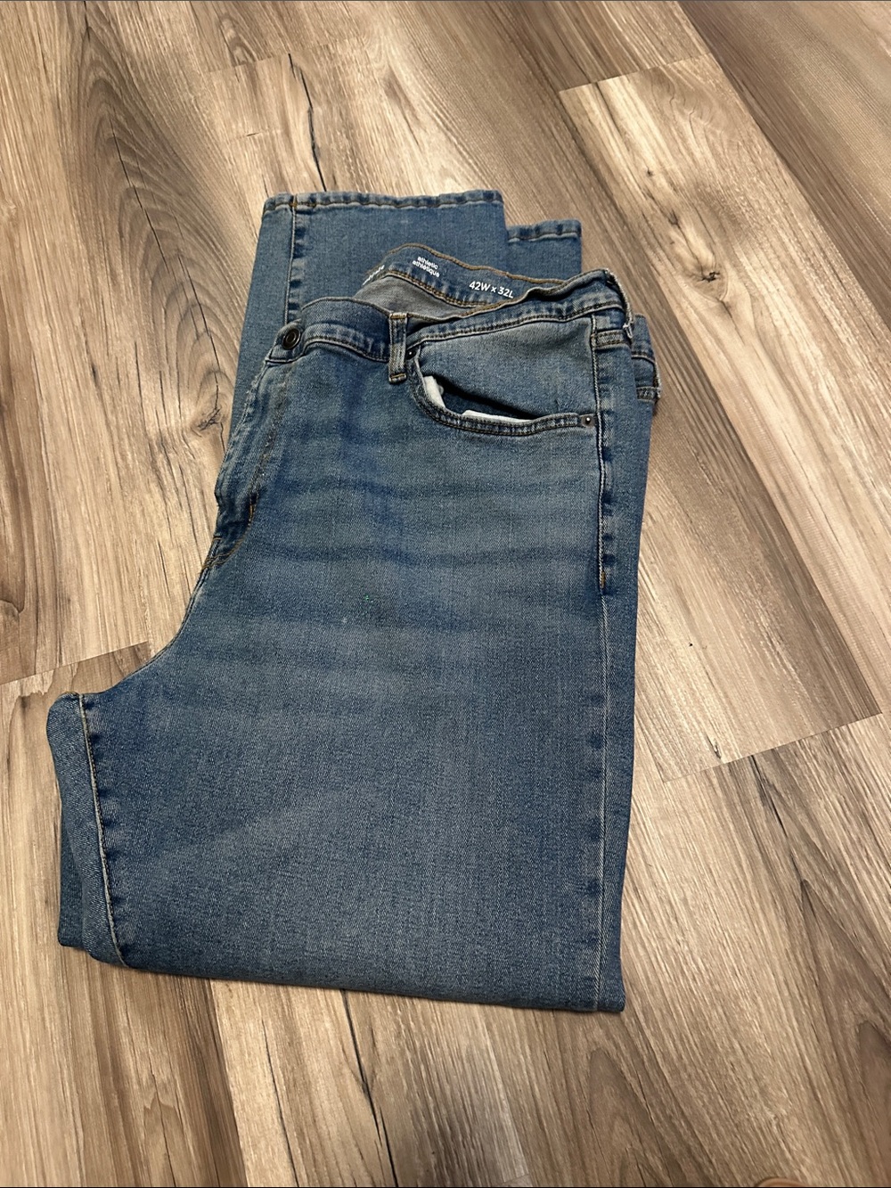 Amazon Essentials Men's Straight Leg Denim Jeans in Blue